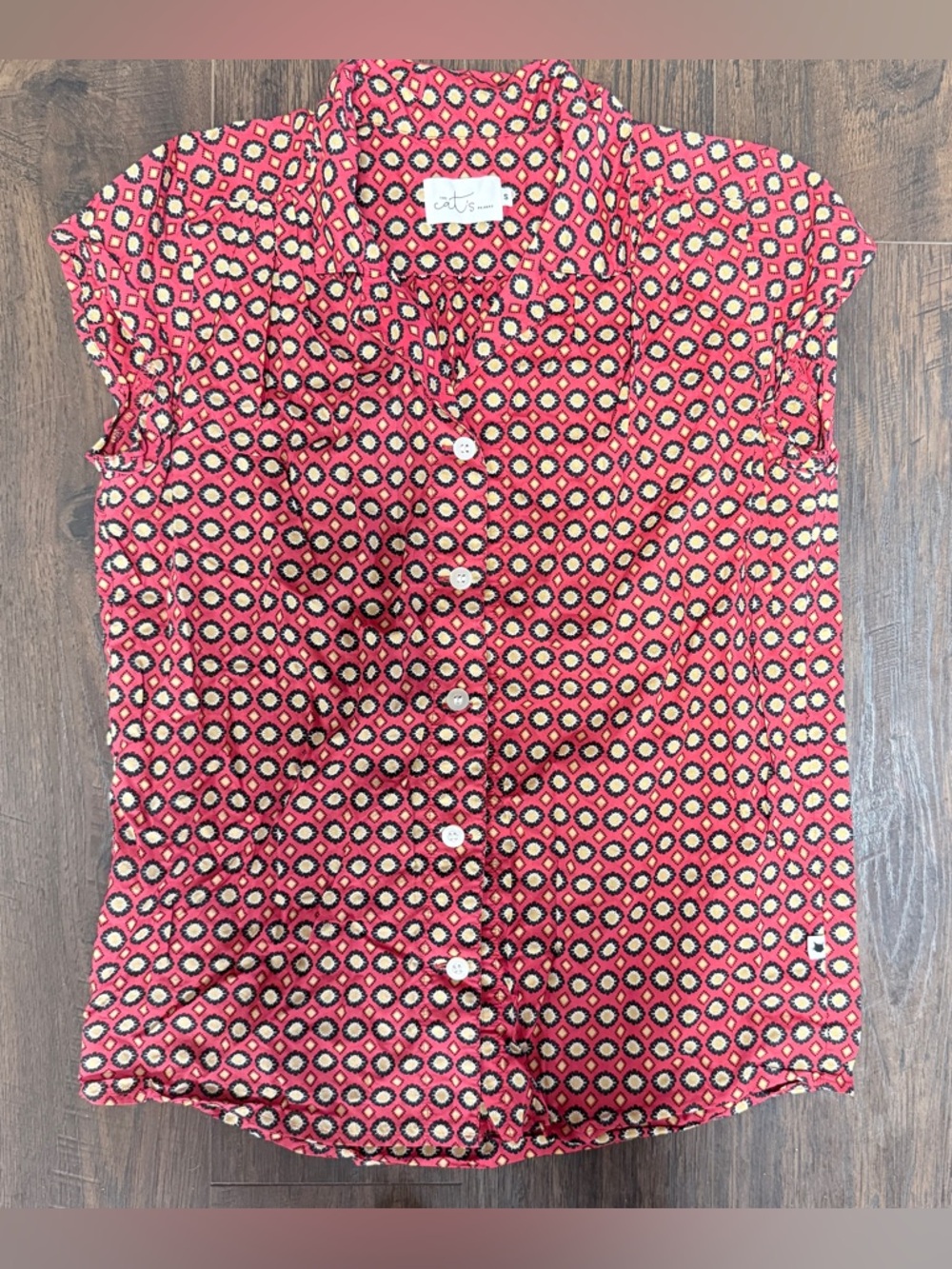 THE CAT’S PAJAMAS RED BLACK TAN SHORT SLEEVE BUTTON DOWN COLLAR PJ TOP